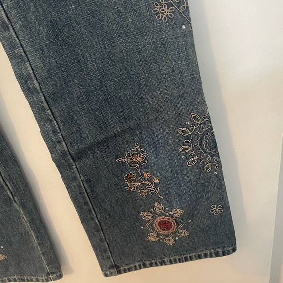 Faded Glory wide leg/bellbottom Jeans with embroidery - Picture 10 of 11